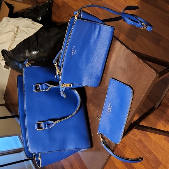 SOLD! - Picture 3 of 3